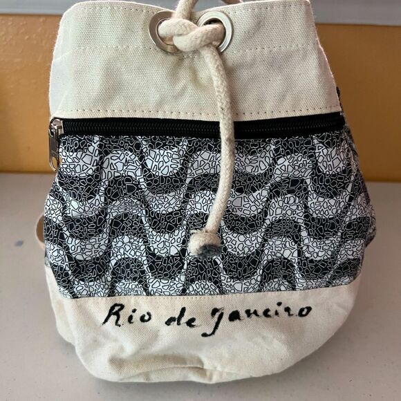 Rio de Janeiro back bucket purse - Picture 1 of 10